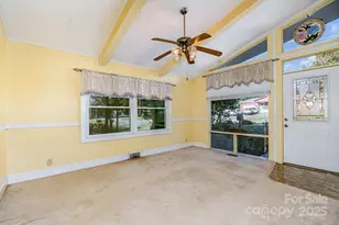 1003 Robinhood Ln, Kannapolis, NC 28081 - Photo 12