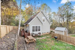 124 Sleepy Forest Dr, Leicester, NC 28748 - Photo 2