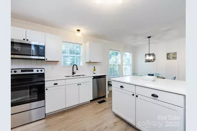 907 E 4th Avenue, Gastonia, NC 28054 - Photo 14