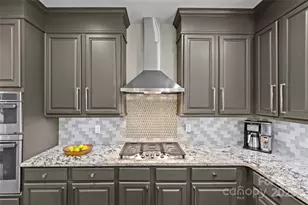 224 Wendover Heights Cir, Charlotte, NC 28211 - Photo 12