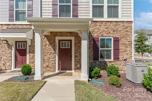 9226 Mallard Mls Dr, Charlotte, NC 28262 - Photo 2