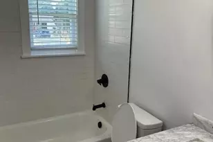 4333 Oak Forest Dr, Charlotte, NC 28215 - Photo 10