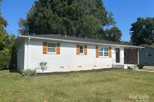 4333 Oak Forest Dr, Charlotte, NC 28215 - Photo 2