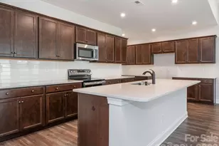 4423 Moxie Wy, Charlotte, NC 28215 - Photo 8