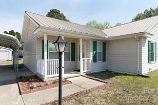 103 Blue Bird Ct, Rockingham, NC 28379 - Photo 2