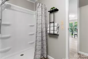 25 Overbrook Dr, Saluda, NC 28773 - Photo 32