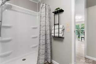 25 Overbrook Dr, Saluda, NC 28773 - Photo 28