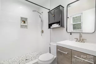 931 Hickory Nut St, Charlotte, NC 28205 - Photo 16