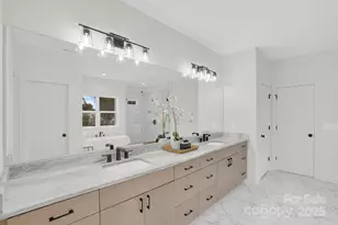 4918 Buckingham Dr, Charlotte, NC 28209 - Photo 24