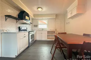 801 N Grove St, Lincolnton, NC 28092 - Photo 8