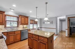 1401 Matthews Plantation Dr, Matthews, NC 28105 - Photo 8