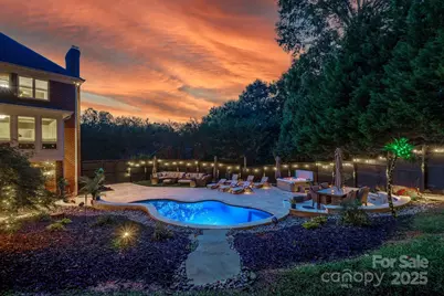 555 19th Avenue Lane NW, Hickory, NC 28601 - Photo 2