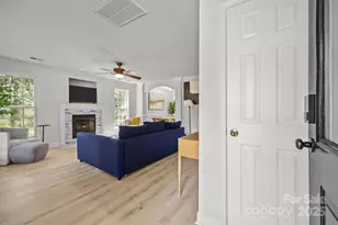 8200 Kerrybrook Cir, Charlotte, NC 28214 - Photo 8