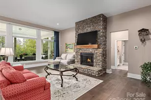 390 Dancing Bear Dr, Hendersonville, NC 28739 - Photo 6