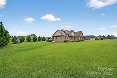 649 Sunny Slope Drive, Cowpens, SC 29330 - Photo 2