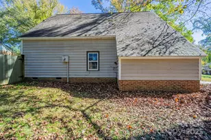 7208 Applecross Ln, Charlotte, NC 28215 - Photo 4