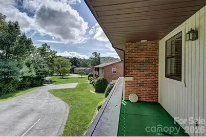 103 Oakwood Place #3, Hendersonville, NC 28792 - Photo 6