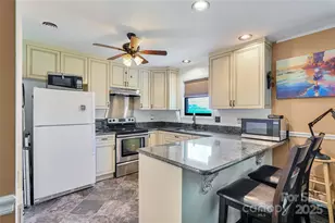 103 Oakwood Pl, Hendersonville, NC 28792 - Photo 12