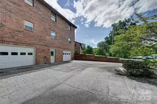 103 Oakwood Pl, Hendersonville, NC 28792 - Photo 26