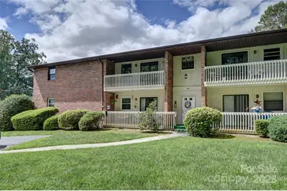 103 Oakwood Place #3, Hendersonville, NC 28792 - Photo 2