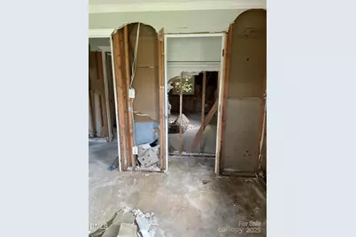 1124 Riverside Drive, Charlotte, NC 28214 - Photo 6