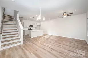 2709 New Pineola Rd, Charlotte, NC 28208 - Photo 2