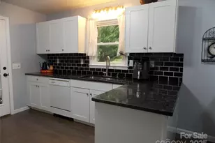 314 Cypress St, Hudson, NC 28638 - Photo 4