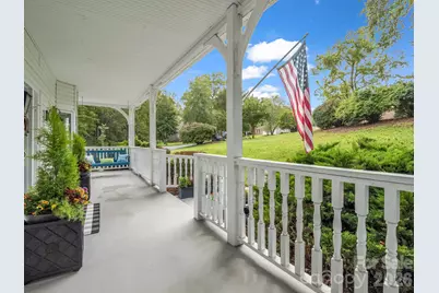 100 Perry Place, Hendersonville, NC 28739 - Photo 4