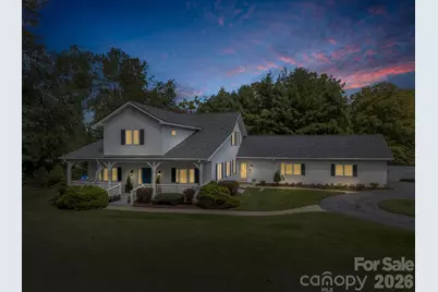 100 Perry Place, Hendersonville, NC 28739 - Photo 2