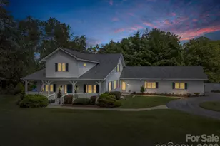 100 Perry Pl, Hendersonville, NC 28739 - Photo 2