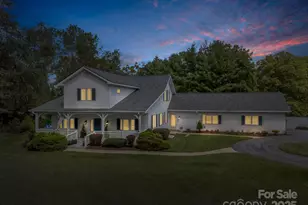 100 Perry Pl, Hendersonville, NC 28739 - Photo 2