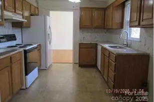 200 Daniel Dr, Hendersonville, NC 28739 - Photo 10