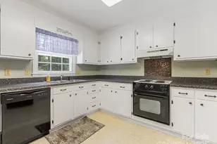 7322 Kilcullen Dr, Charlotte, NC 28270 - Photo 16