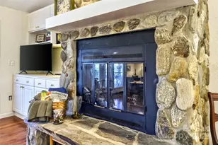 211 Rhododendron Ave, Black Mountain, NC 28711 - Photo 12