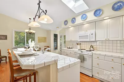 211 Rhododendron Avenue, Black Mountain, NC 28711 - Photo 14