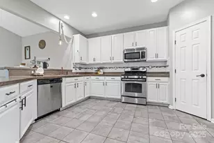 10907 Tailwater St, Davidson, NC 28036 - Photo 12