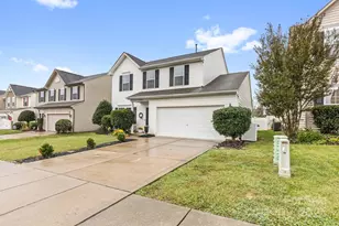 10907 Tailwater St, Davidson, NC 28036 - Photo 2