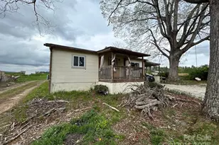 45 Freeborn Ln, Hendersonville, NC 28792 - Photo 2