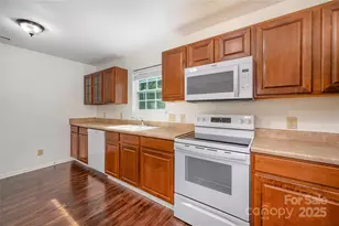 1113 Swearngan Ridge Ct, Charlotte, NC 28216 - Photo 12