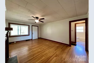 135 Haynes Street, Hendersonville, NC 28791 - Photo 4