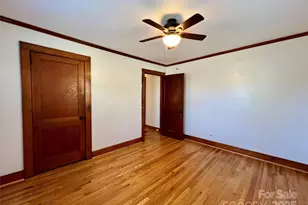 135 Haynes St, Hendersonville, NC 28791 - Photo 10