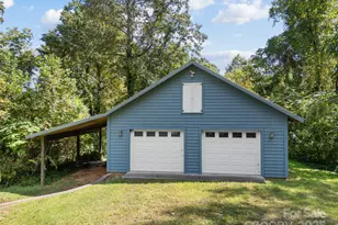 560 Esseola St, Saluda, NC 28773 - Photo 10