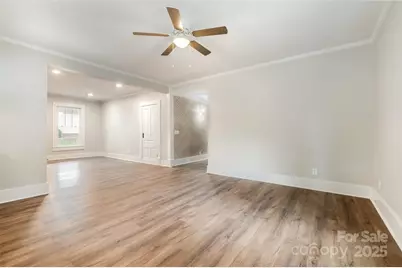 340 W Center Avenue, Mooresville, NC 28115 - Photo 2