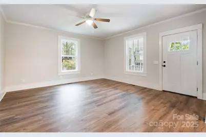 340 W Center Avenue, Mooresville, NC 28115 - Photo 4