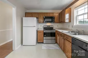 4805 Breakers Ln, Asheville, NC 28806 - Photo 6