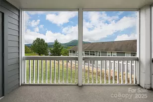 4805 Breakers Ln, Asheville, NC 28806 - Photo 14