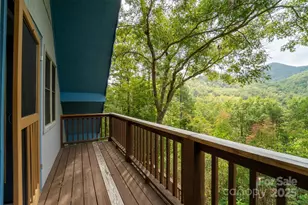 365 Duckback Trl, Whittier, NC 28789 - Photo 44