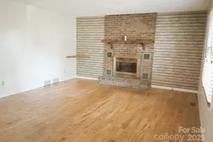 132 Haynes St, Hendersonville, NC 28791 - Photo 10