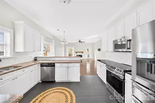 20314 Colony Point Ln, Cornelius, NC 28031 - Photo 8