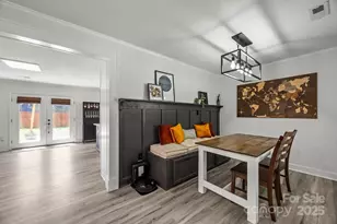 1225 W Gilbert St, Hendersonville, NC 28792 - Photo 8